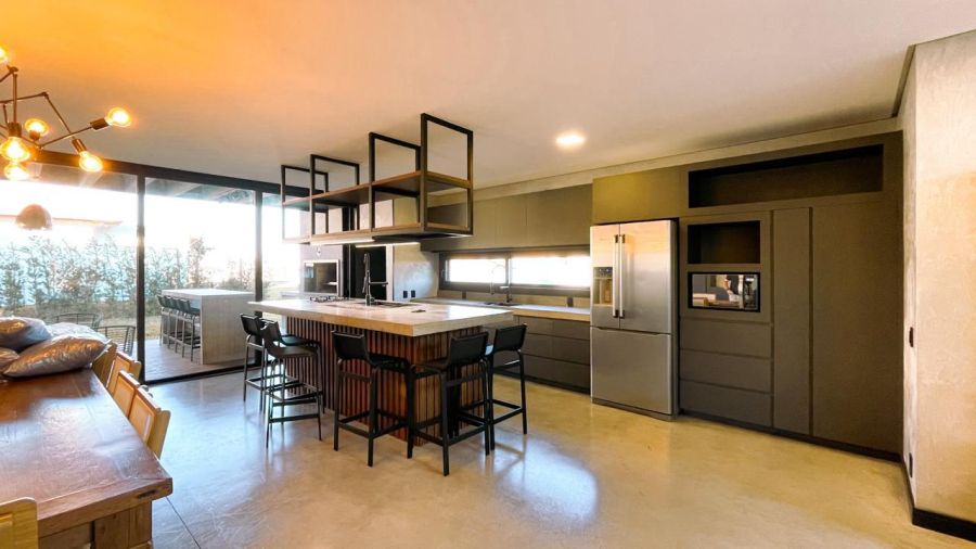 Casa em condomínio com 4 Dormitórios à venda, 222 m² por R$ 2.300.000,00 Casa em condomínio com 4 Dormitórios à venda, 222 m² por R$ 2.300.000,00