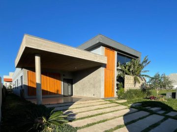 Casa 4 dormit�rios em condominio fechado